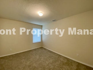 Gorgeous 4 Bedroom 2.5 Bath home w Upstairs Loft in Hunters Ranch Community!