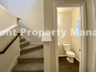 Gorgeous 4 Bedroom 2.5 Bath home w Upstairs Loft in Hunters Ranch Community!