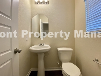 Gorgeous 4 Bedroom 2.5 Bath home w Upstairs Loft in Hunters Ranch Community!