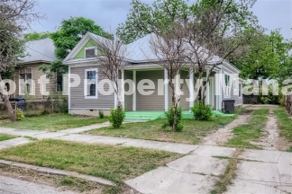 3-Bed, 2-Bath Sanctuary with 1,520 Sq Ft of Comfortable Living in San Antonio!