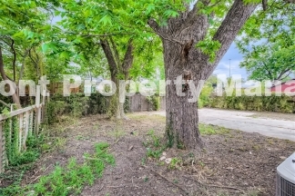 3-Bed, 2-Bath Sanctuary with 1,520 Sq Ft of Comfortable Living in San Antonio!