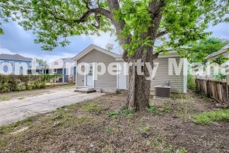 3-Bed, 2-Bath Sanctuary with 1,520 Sq Ft of Comfortable Living in San Antonio!