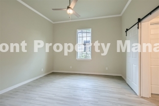 3-Bed, 2-Bath Sanctuary with 1,520 Sq Ft of Comfortable Living in San Antonio!