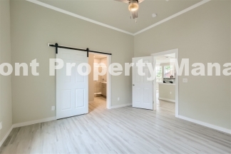 3-Bed, 2-Bath Sanctuary with 1,520 Sq Ft of Comfortable Living in San Antonio!