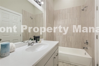 3-Bed, 2-Bath Sanctuary with 1,520 Sq Ft of Comfortable Living in San Antonio!