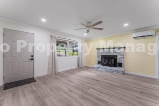 Charming Two Bedroom in Rogers