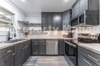 Charming Two Bedroom in Rogers