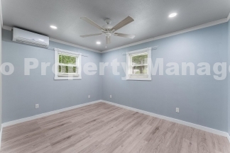 Charming Two Bedroom in Rogers