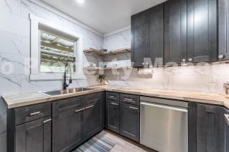 Charming Two Bedroom in Rogers