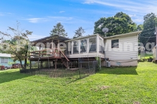 Charming Two Bedroom in Rogers