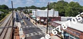 Small Town Charm - Located 10 Minutes from Downtown ATL - Delta/Porsche Headquarters