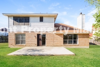 3-Bedroom Retreat with 3.5 Baths in San Antonio – Spacious 1710 Sq Ft Home!