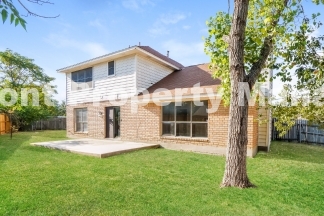 3-Bedroom Retreat with 3.5 Baths in San Antonio – Spacious 1710 Sq Ft Home!