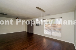 3-Bedroom Retreat with 3.5 Baths in San Antonio – Spacious 1710 Sq Ft Home!