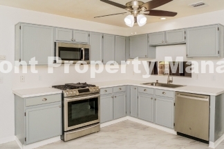 3-Bedroom Retreat with 3.5 Baths in San Antonio – Spacious 1710 Sq Ft Home!