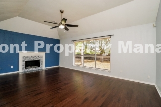 3-Bedroom Retreat with 3.5 Baths in San Antonio – Spacious 1710 Sq Ft Home!