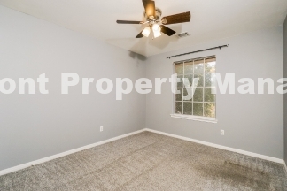 3-Bedroom Retreat with 3.5 Baths in San Antonio – Spacious 1710 Sq Ft Home!