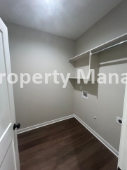 NEW 4 Bedroom 2 Bathroom Duplex - Renwick/Andale School District