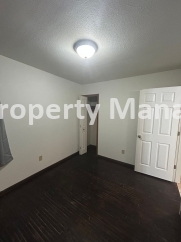 Updated 2 Bedroom Home South East Wichita - Mowing & Trash included with Rent  /NO PETS