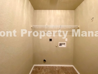 Spacious 3 bedroom 2 bath home in Far West San Antonio