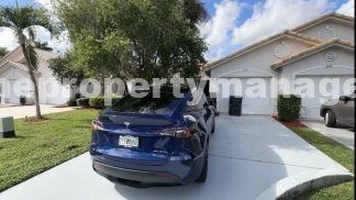 Charming 2-Bed, 2-Bath Townhouse in Wellington