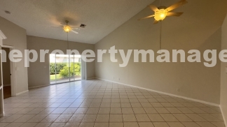 Charming 2-Bed, 2-Bath Townhouse in Wellington