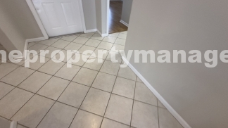 Charming 2-Bed, 2-Bath Townhouse in Wellington