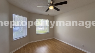 Charming 2-Bed, 2-Bath Townhouse in Wellington