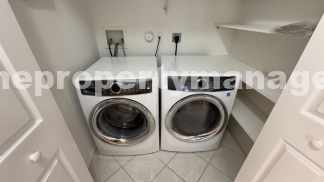 Charming 2-Bed, 2-Bath Townhouse in Wellington