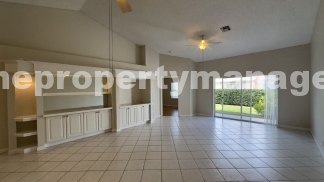 Charming 2-Bed, 2-Bath Townhouse in Wellington