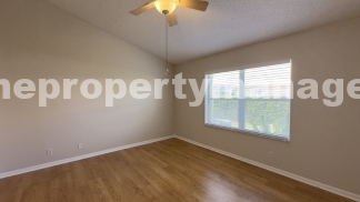 Charming 2-Bed, 2-Bath Townhouse in Wellington