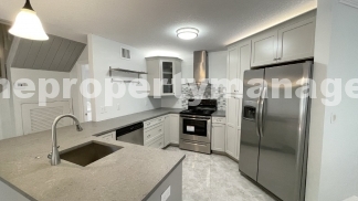 Spacious 2-Bedroom in Jupiter with 2.5 Baths!