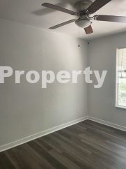 Cozy Urban Living: Charming 2-Bed, 1-Bath Apartment on Monterey Street!