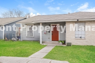 Charming 2-Bedroom Retreat at 820 West Olmos Drive – Cozy Living in San Antonio!