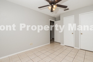 Charming 2-Bedroom Retreat at 820 West Olmos Drive – Cozy Living in San Antonio!