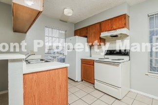 Charming 2-Bedroom Retreat at 820 West Olmos Drive – Cozy Living in San Antonio!