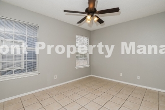 Charming 2-Bedroom Retreat at 820 West Olmos Drive – Cozy Living in San Antonio!