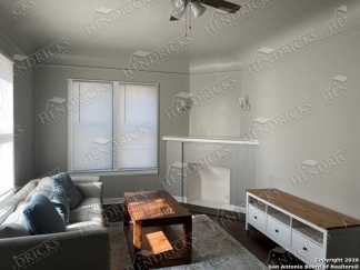 309 E Lullwood San Antonio TX Furnished 2 Bedroom Duplex Near Trinity University