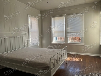 309 E Lullwood San Antonio TX Furnished 2 Bedroom Duplex Near Trinity University