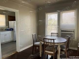 309 E Lullwood San Antonio TX Furnished 2 Bedroom Duplex Near Trinity University