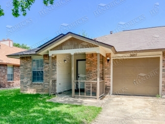 2 Bedroom Duplex for Rent in San Antonio with Garage and Private Backyard