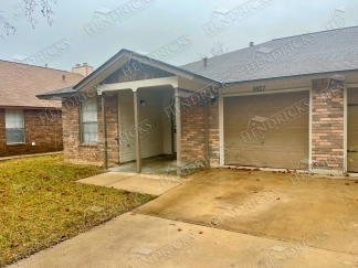 2 Bedroom Duplex for Rent in San Antonio with Garage and Private Backyard