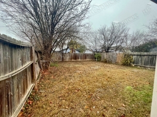 2 Bedroom Duplex for Rent in San Antonio with Garage and Private Backyard