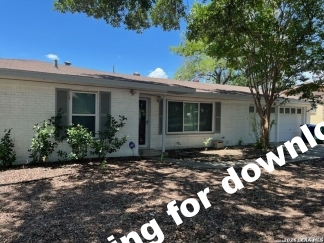 Bright 3BR Home Near Jefferson High School with Garage and Yard