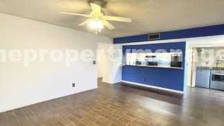 Charming 2-Bed with Scenic Views in Boynton Beach