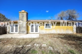 Charming 3-Bedroom Oasis with 2 Full Baths in San Antonio – Your Perfect 1,322 Sq. Ft. Retreat Awaits at 7030 Settlers Ridge!