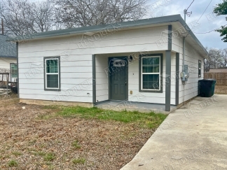 Charming 2 Bedroom Home Near Historic Landmarks in San Antonio