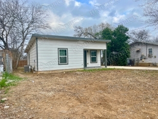 Charming 2 Bedroom Home Near Historic Landmarks in San Antonio