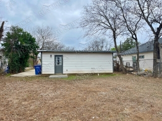 Charming 2 Bedroom Home Near Historic Landmarks in San Antonio