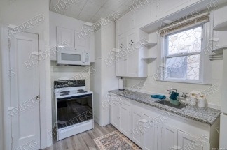 Spacious 2 Bedroom Apartment in Monte Vista Near Downtown San Antonio